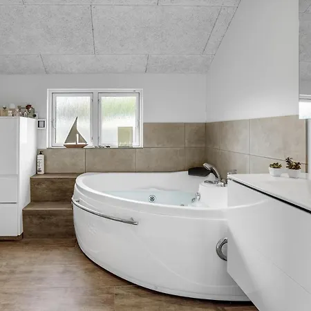 Дом отдыха Amazing In Sjlund With Wifi And 3 Bedrooms Sjolund